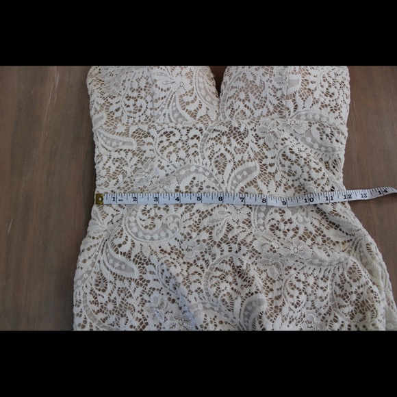 Emerald Sundae White Lace Overlay Bodycon Dress - Picture 7 of 8